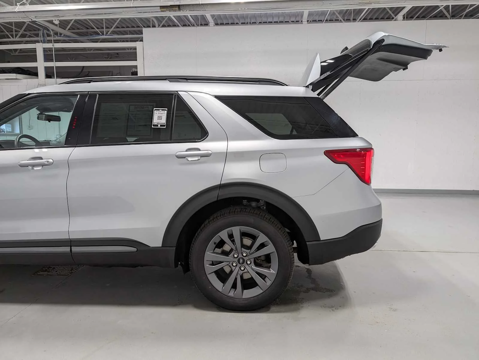 Used 2023 Iconic Silver Metallic Ford XLT image 11