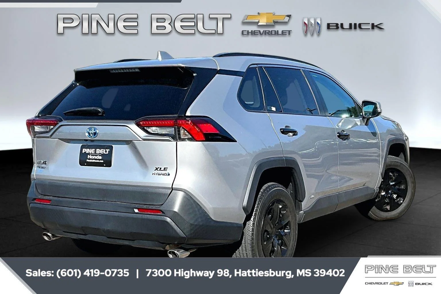 Used 2024 Silver Sky Metallic Toyota XLE image 11