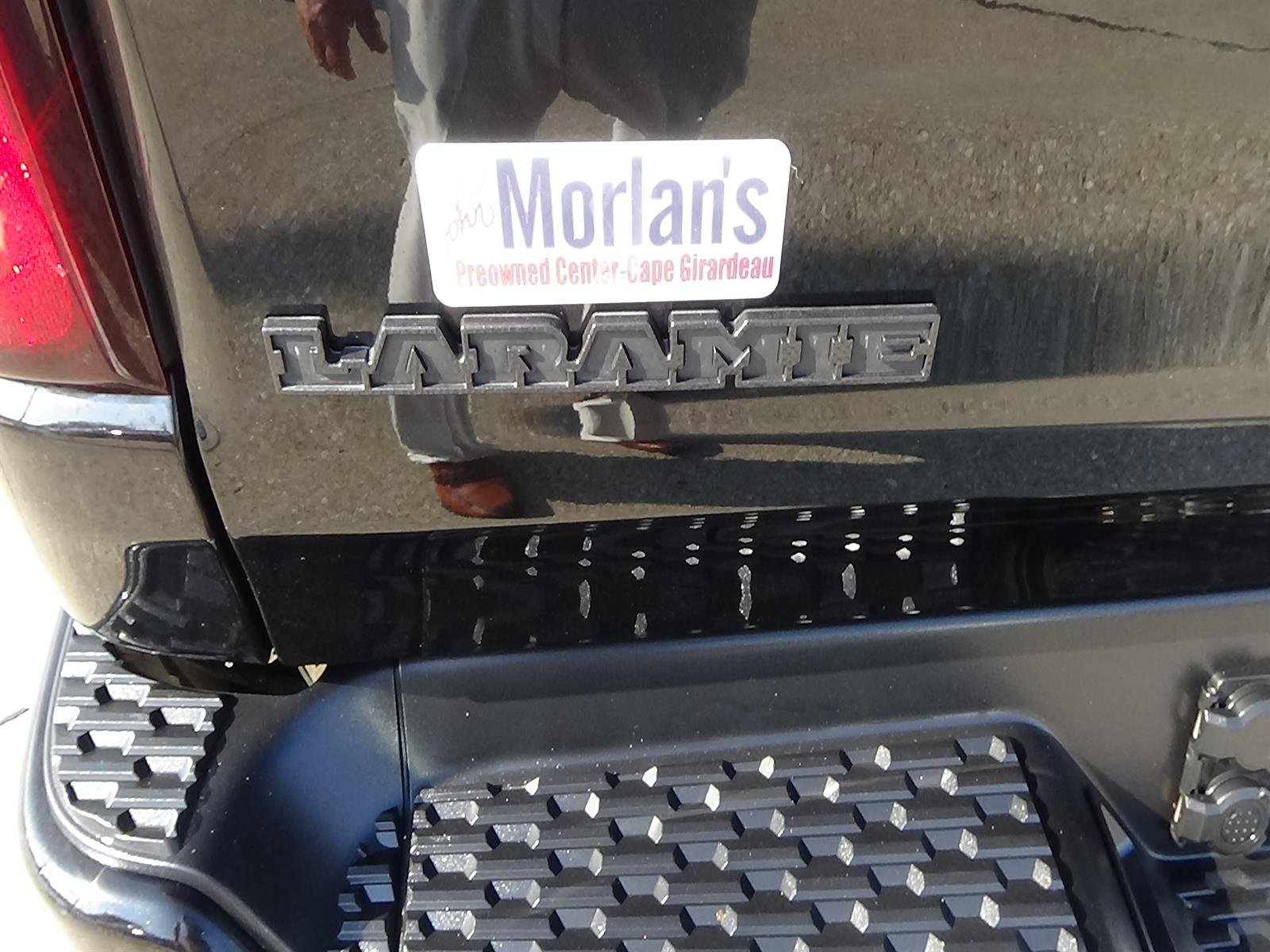 Used 2025 Diamond Black Crystal Pearl Coat (pxj) RAM Laramie image 9