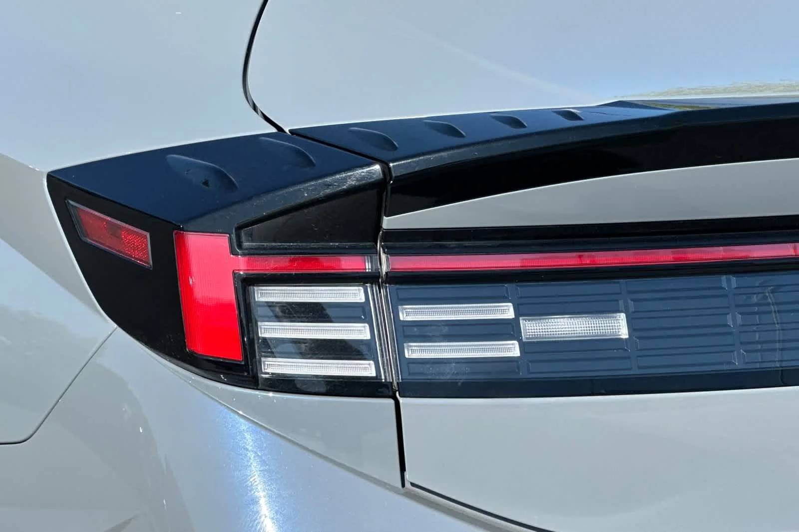 Certified Used 2025 Blue Hyundai SEL image 26