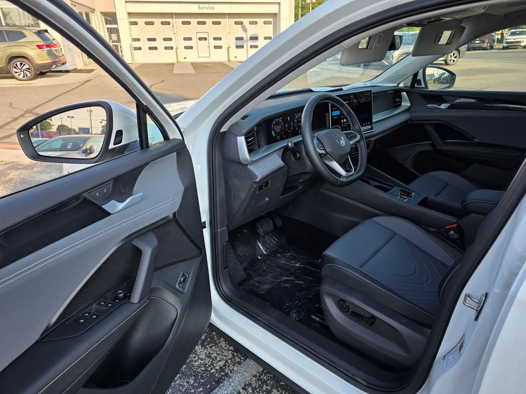 2026 Volkswagen Tiguan SE - Photo 11