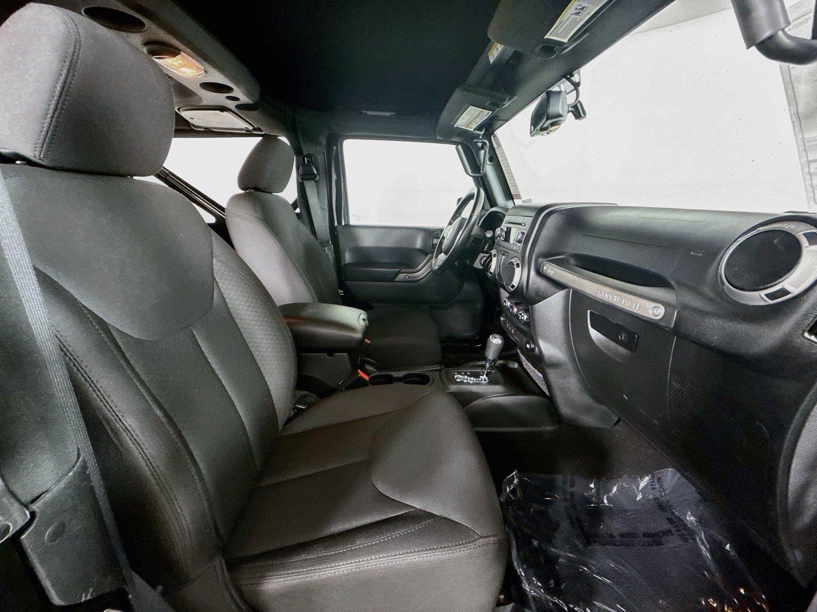 Used 2017 Black Clearcoat Jeep Sport image 34