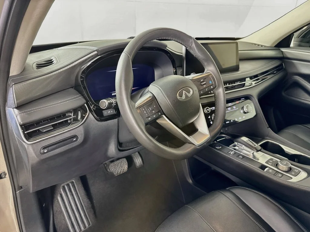 Certified Used 2023 Titanium INFINITI LUXE image 12