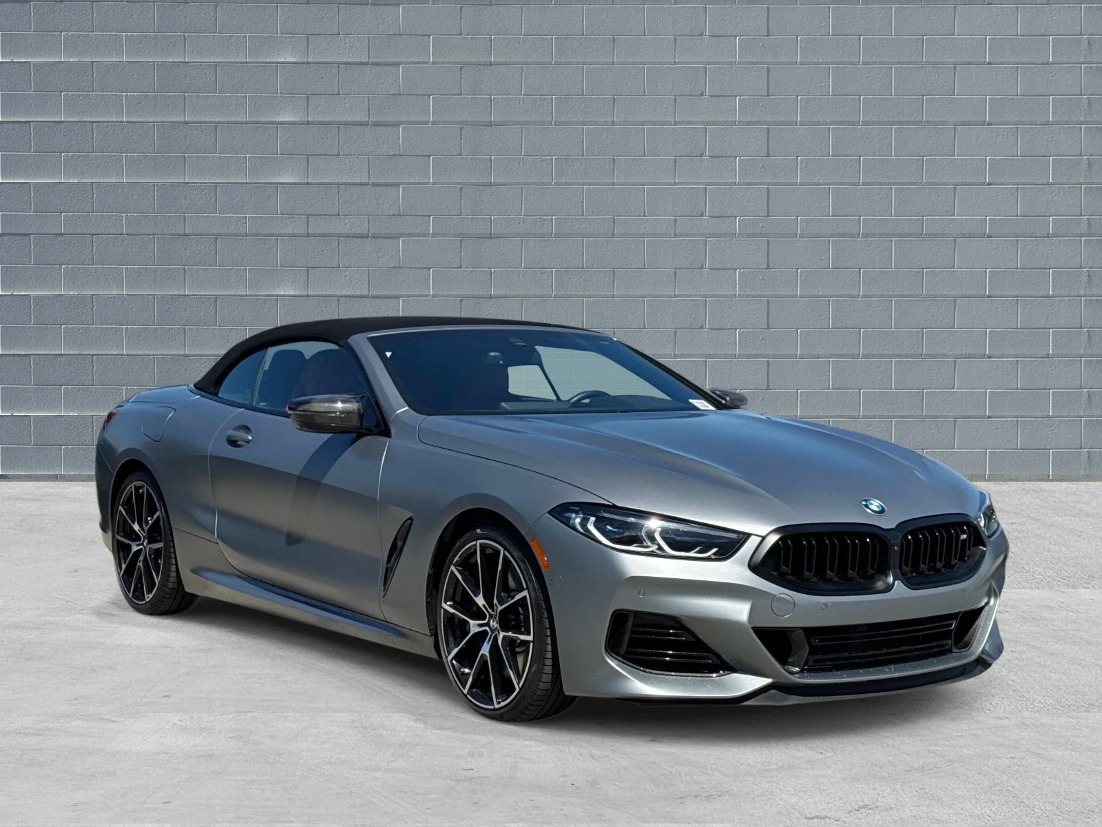 2023 BMW 8 Series M850i xDrive Convertible's photo