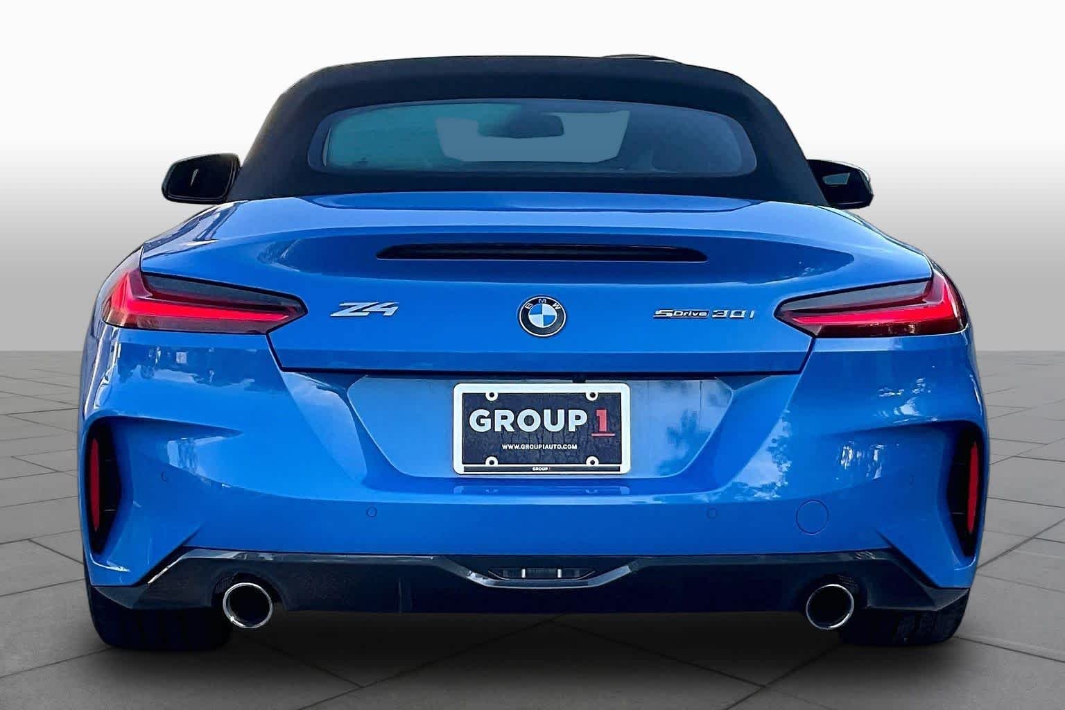 Used 2022 Misano Blue Metallic BMW sDrive30i image 4