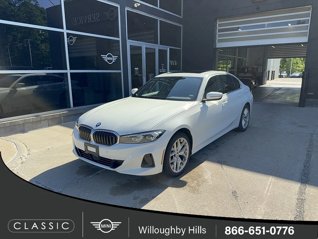2025 BMW 3 Series 330i xDrive Sedan's photo