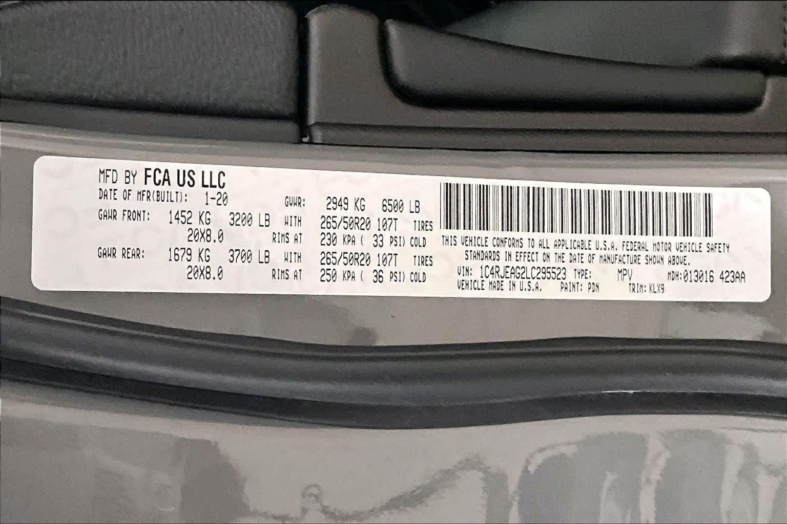 Used 2020 Sting-Gray Clearcoat Jeep Altitude image 32