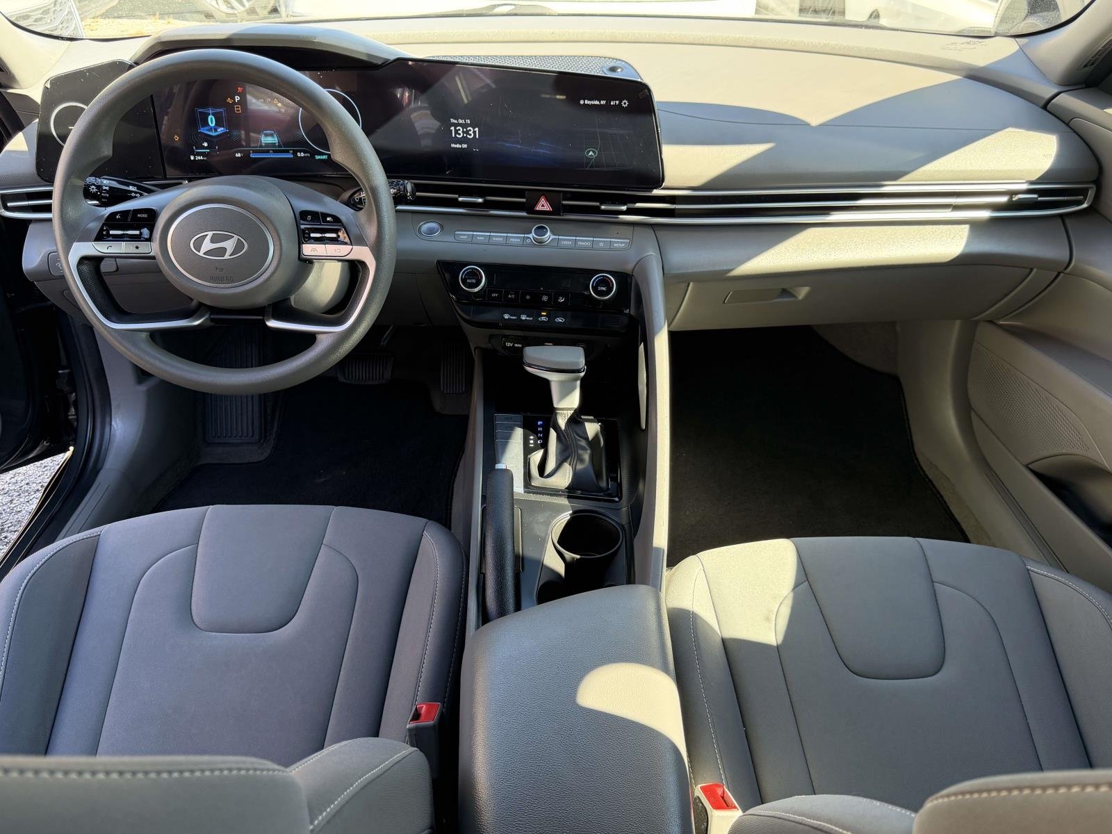 2024 Hyundai Elantra SEL - Photo 12