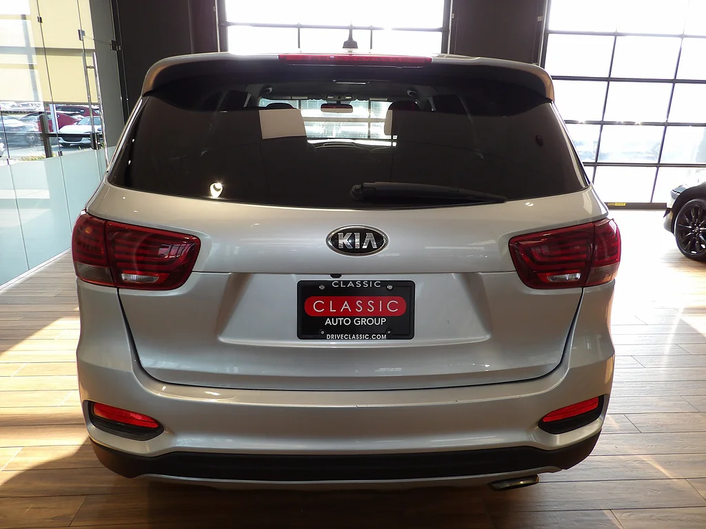 Used 2019 Sparkling Silver Kia LX V6 image 7