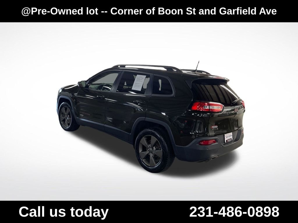 Used 2017 Green Jeep Latitude image 3