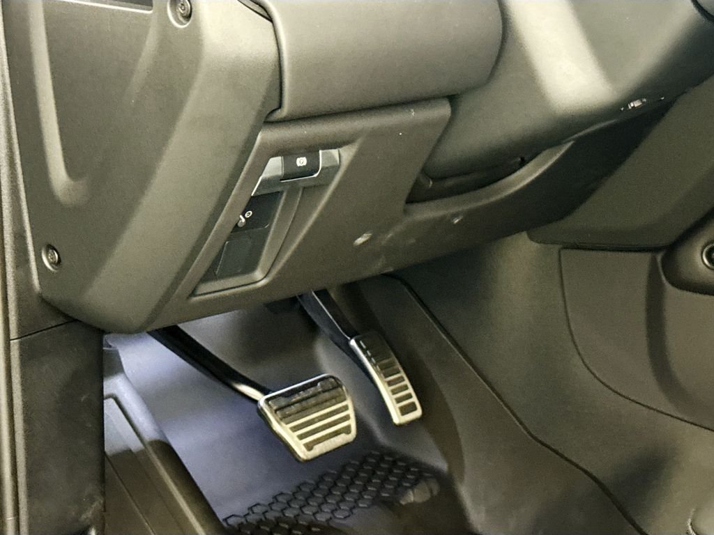 New 2026 Black Land Rover OCTA Black image 10