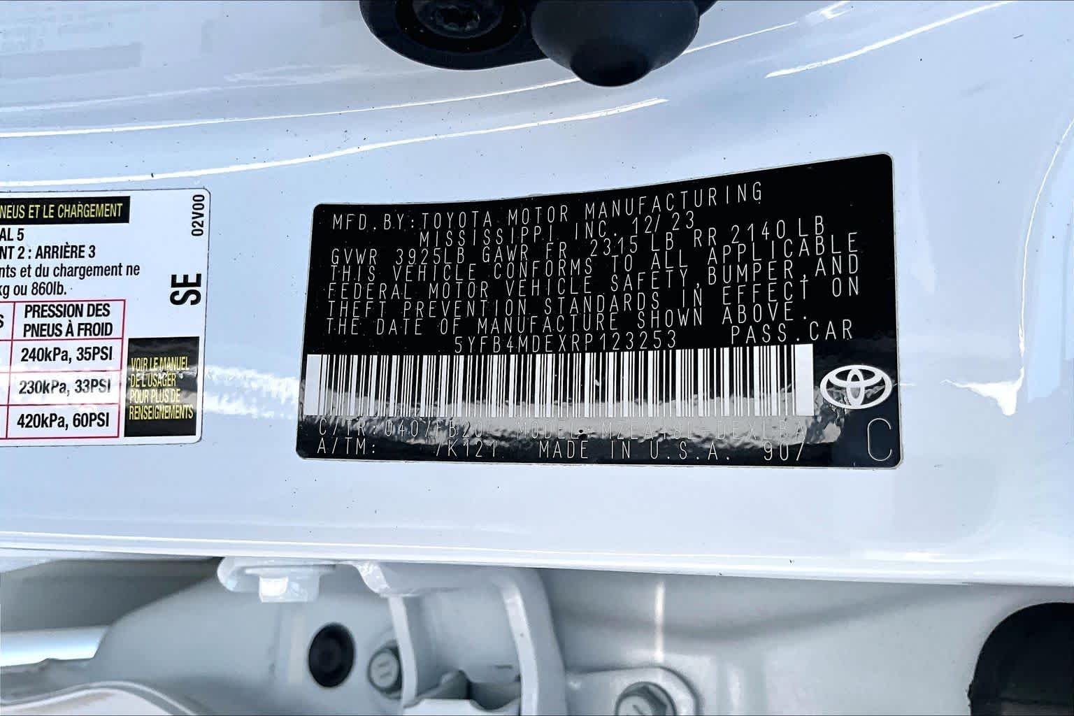 Used 2024 Ice Cap Toyota LE image 34