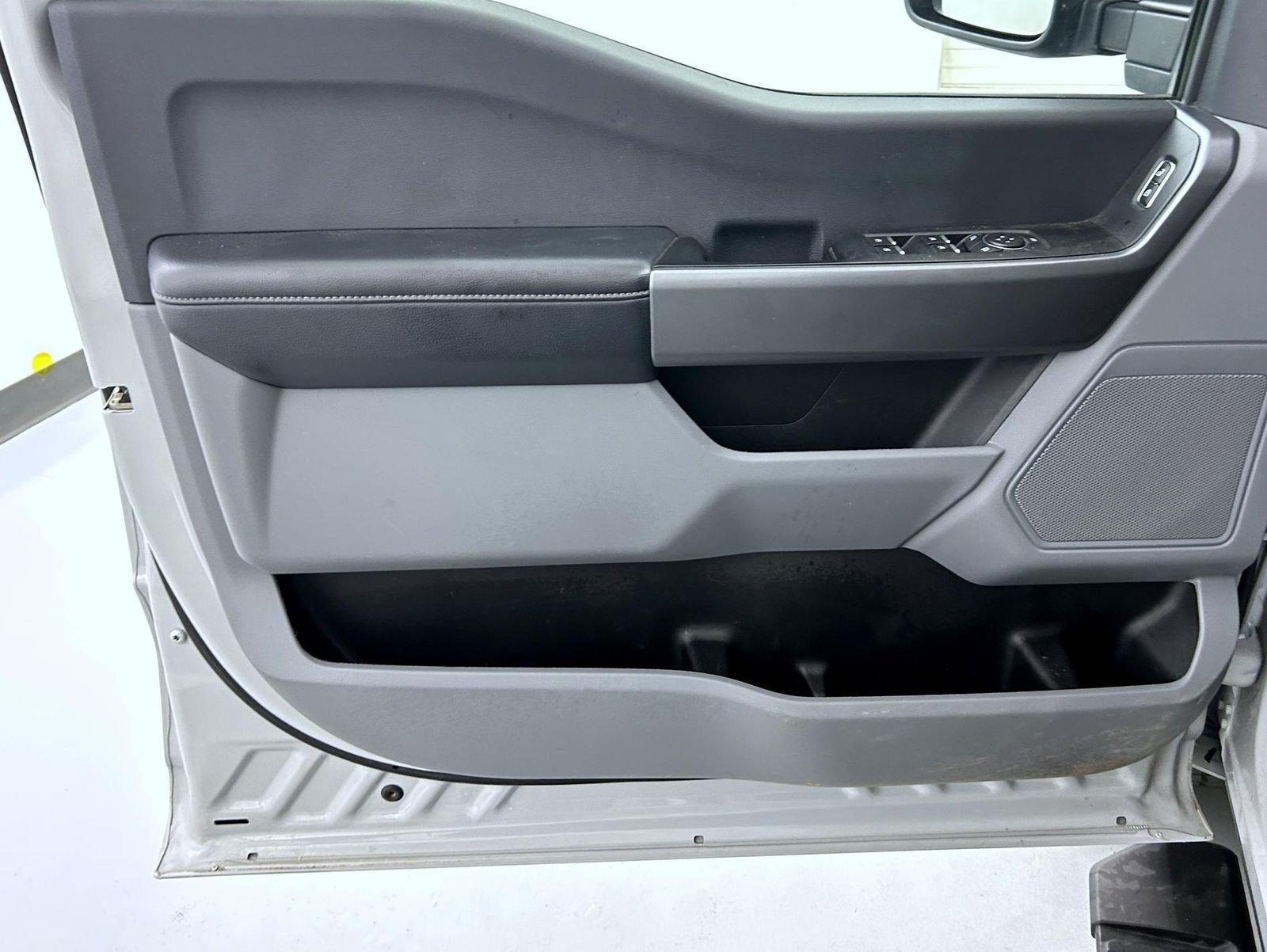 Used 2025 White Ford XLT image 9