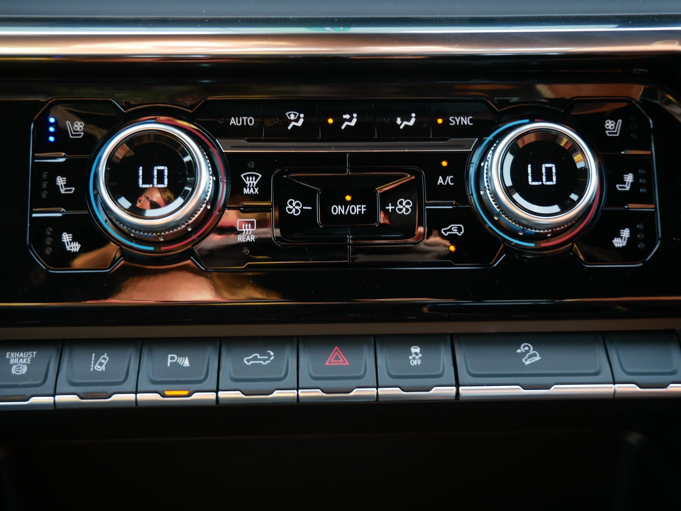 2026 GMC Sierra 2500HD Denali Ultimate - Photo 8