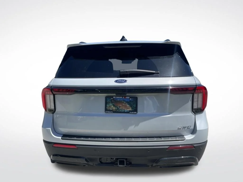Used 2026 White Metallic Ford ST-Line image 7