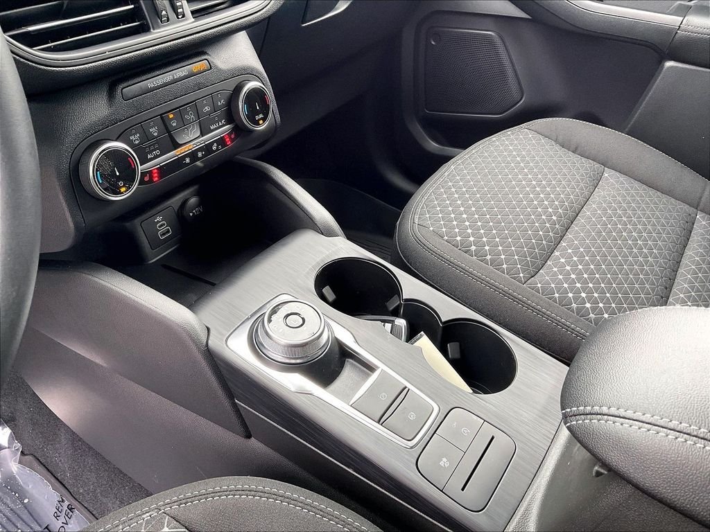 New 2026 Oxford White Ford Active image 14
