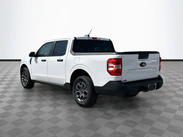 New 2026 Oxford White Ford XLT image 4