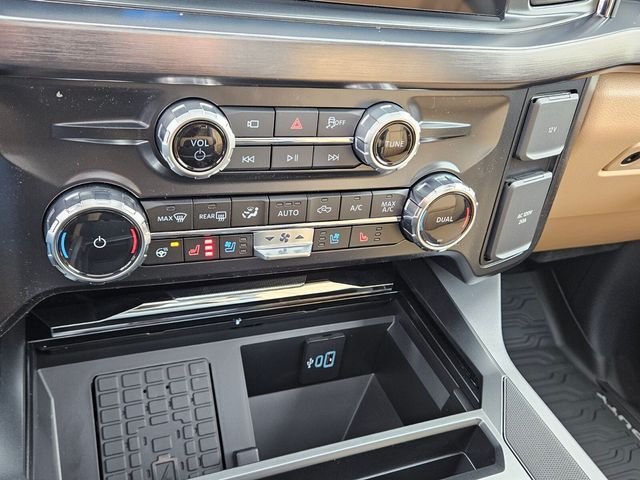 New 2026 Star White Metallic Tri-Coat Ford Lariat image 22
