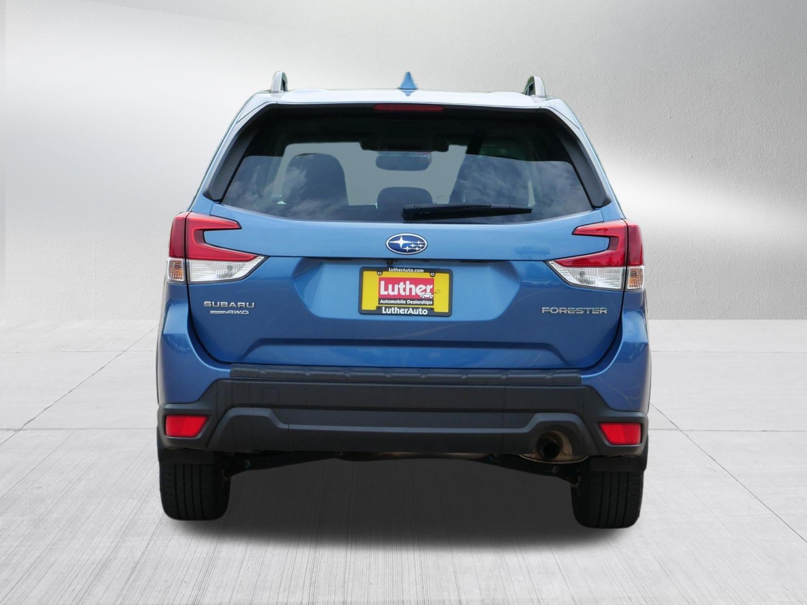 Used 2019 Horizon Blue Pearl Subaru Premium image 6