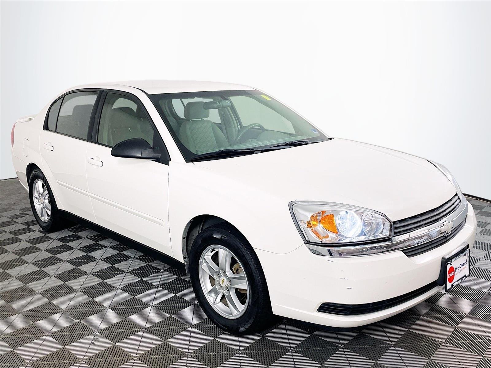 Used 2005 White Chevrolet LS image 1