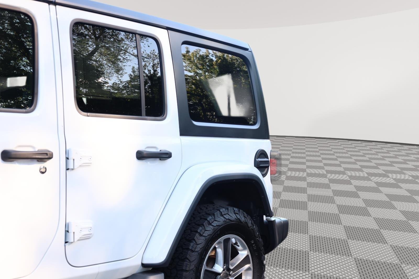 Used 2020 Bright White Clearcoat Jeep Sahara image 11