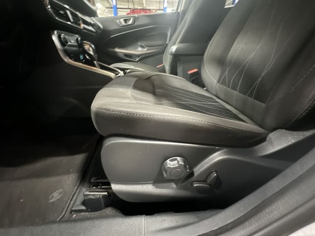 Used 2020 Silver Ford SE image 18