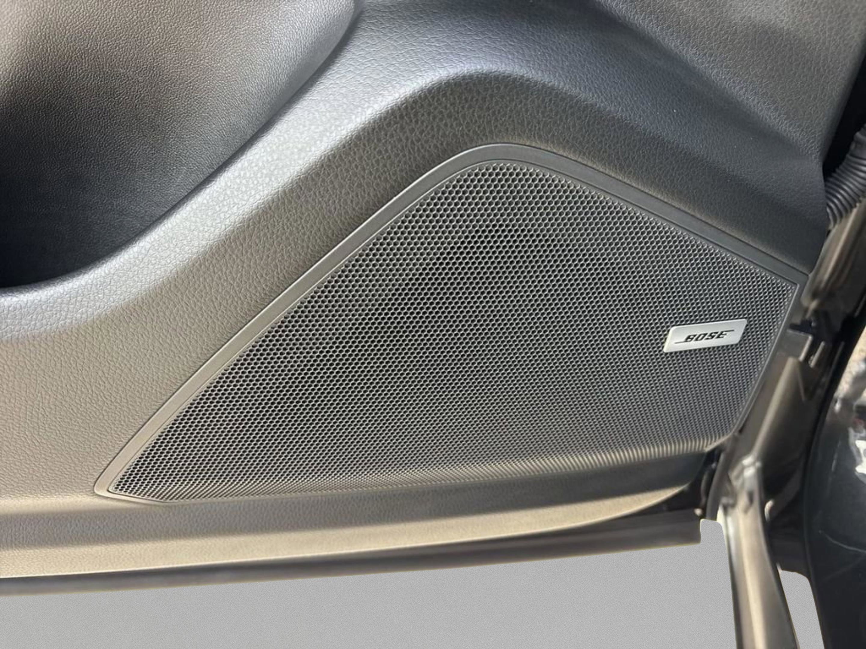 Used 2025 Black Porsche E-Hybrid image 16