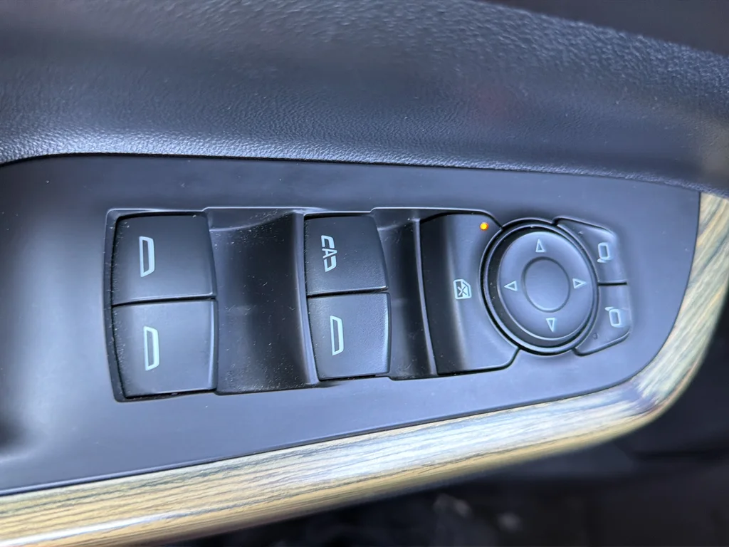 Used 2019 Black GMC Denali image 37