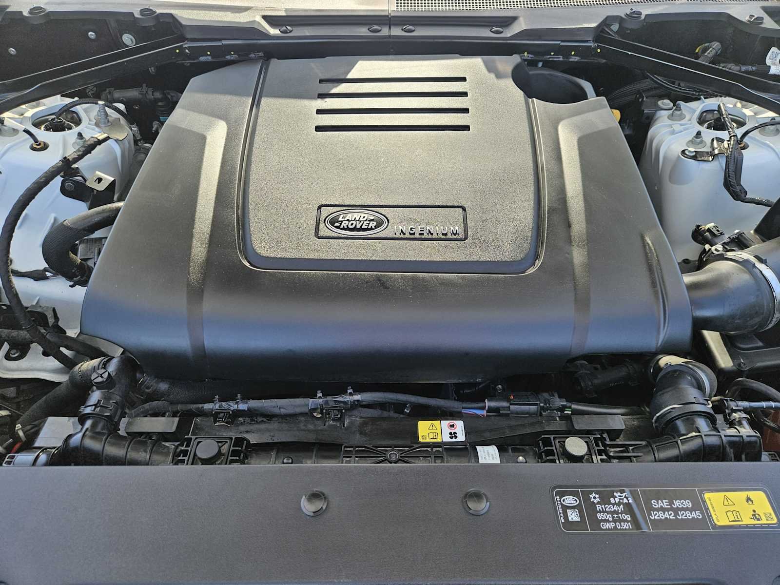 Certified Used 2025 Fuji White Land Rover S image 31
