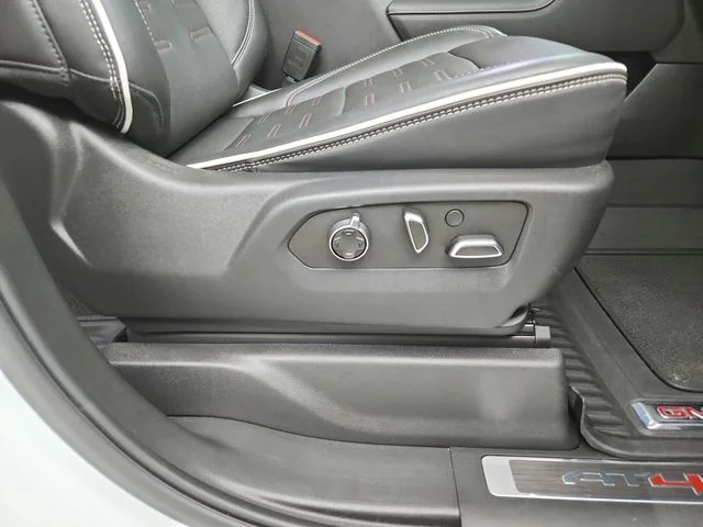 Used 2023 White GMC AT4X image 42