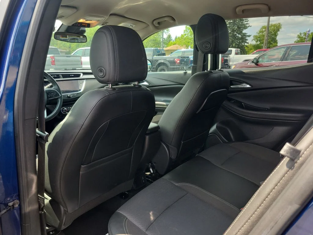 Used 2022 Blue Buick Select image 27