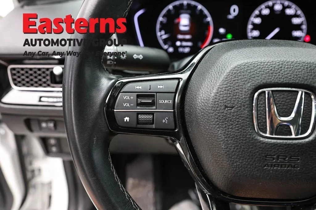 Used 2023 White Honda EX image 16
