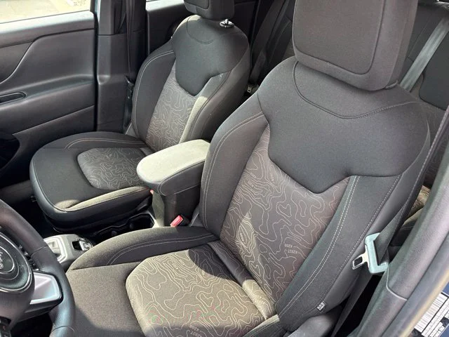 Certified Used 2023 Blue Jeep Latitude image 15