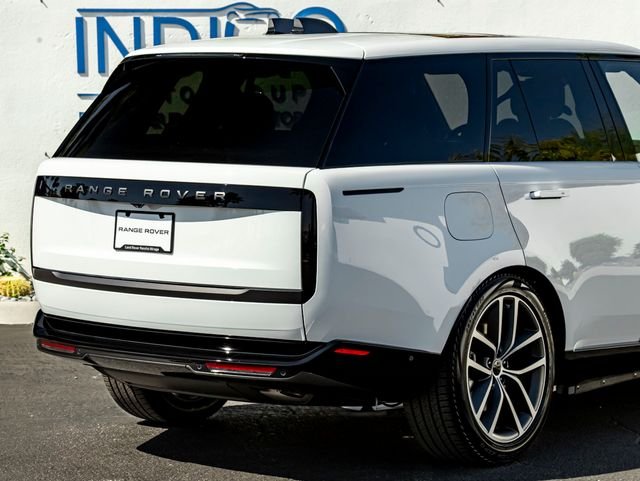 New 2026 Fuji White Land Rover SE image 7