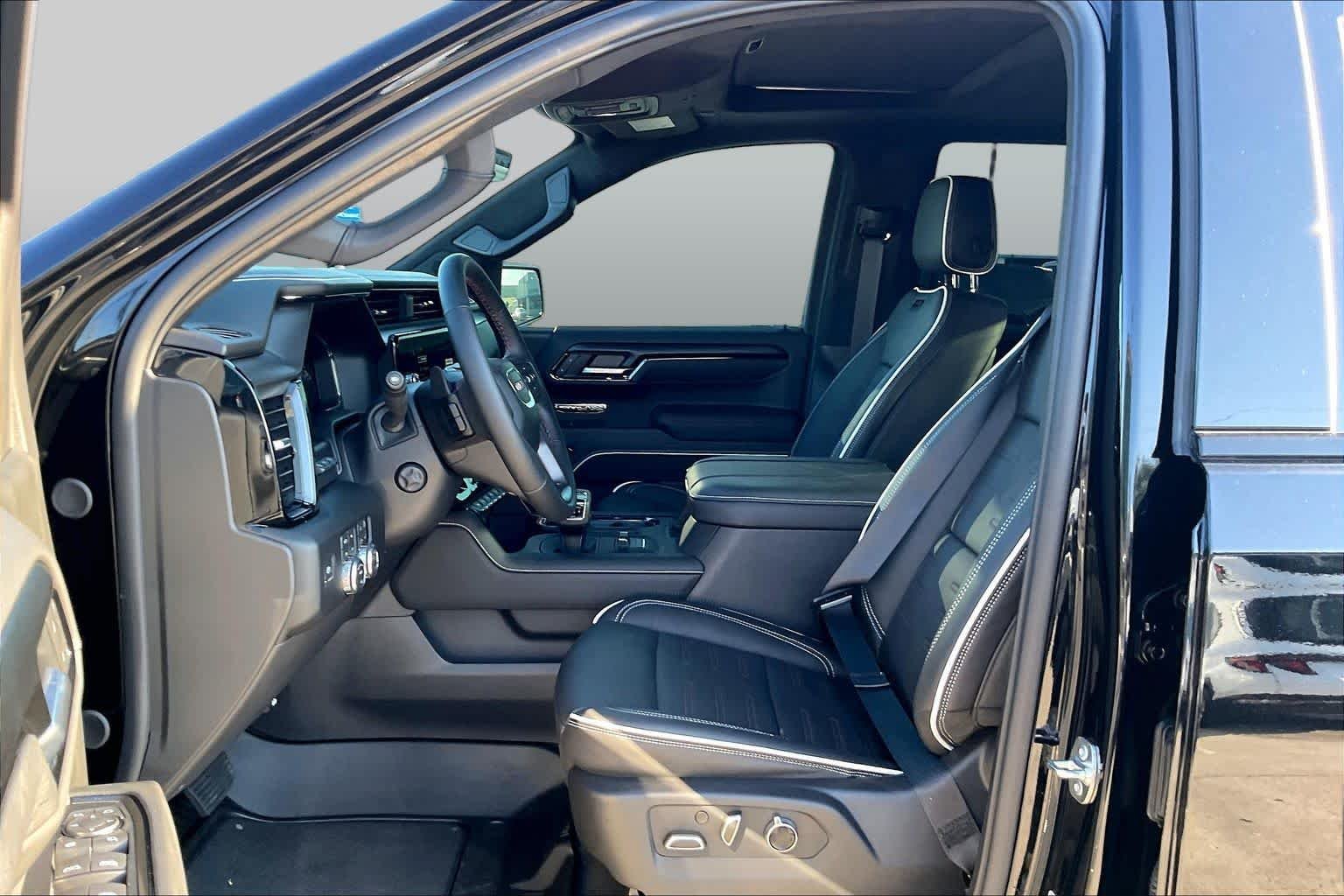 Used 2026 Onyx Black GMC AT4X image 8