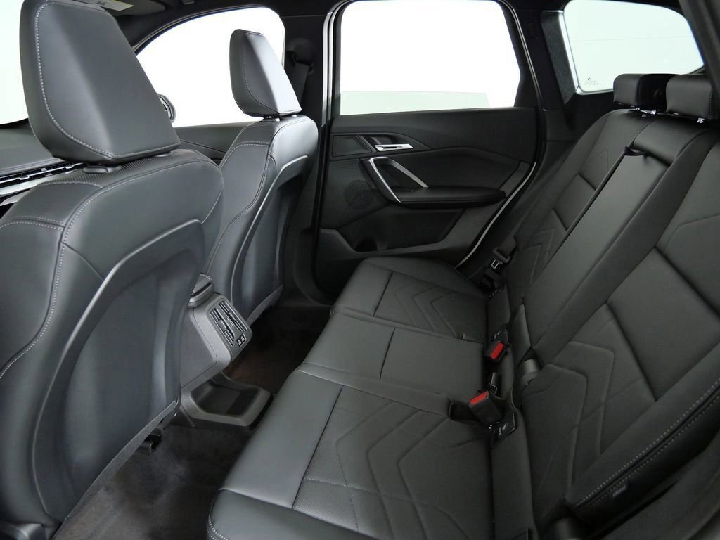 Used 2026 Alpine White BMW xDrive28i image 30
