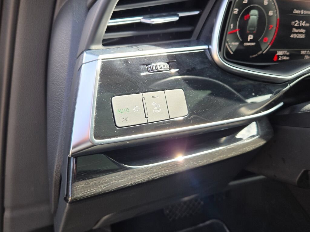Used 2025 White Audi 55 Premium Plus image 27