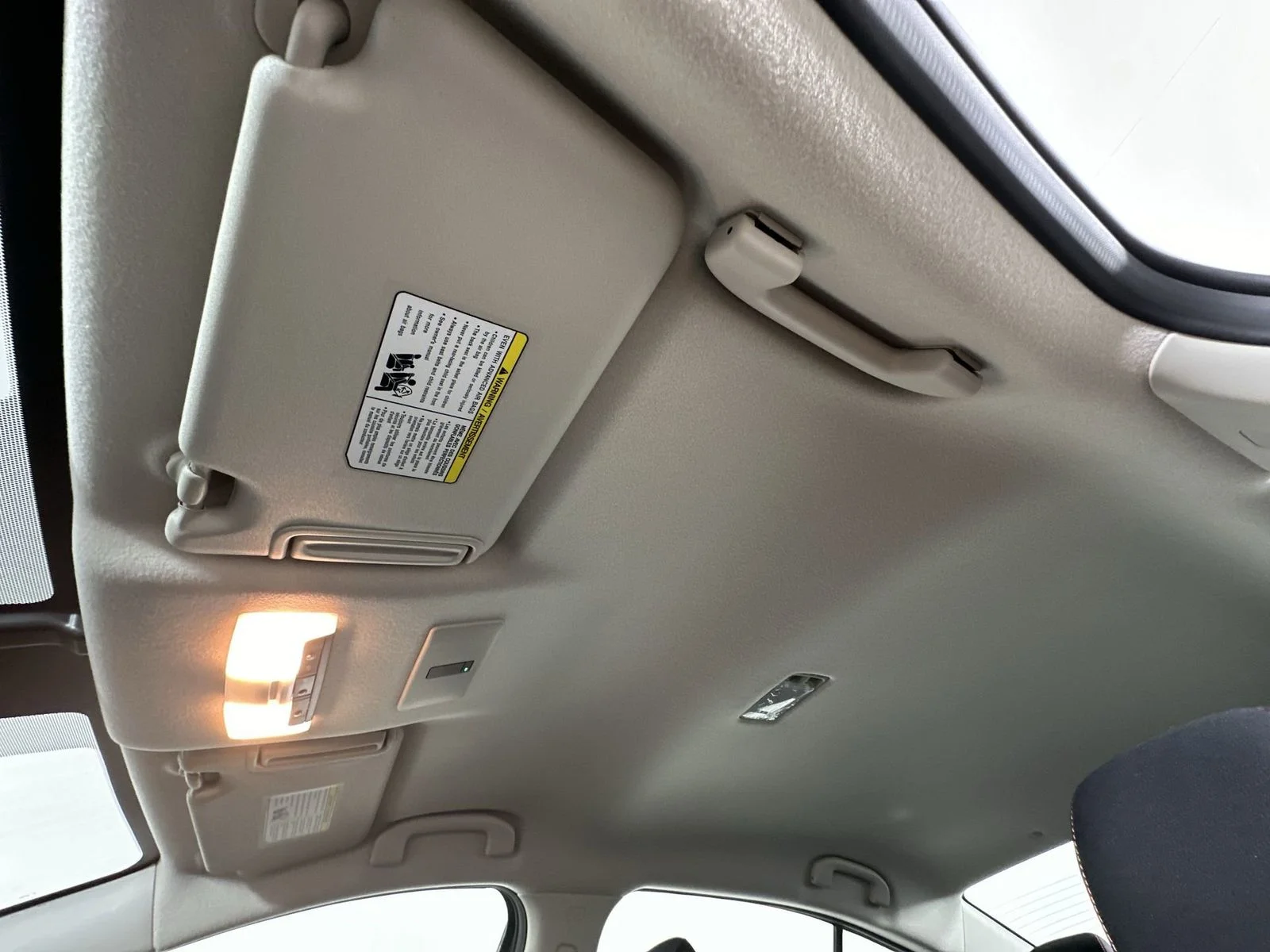 2025 Nissan Versa Sedan SR - Photo 22