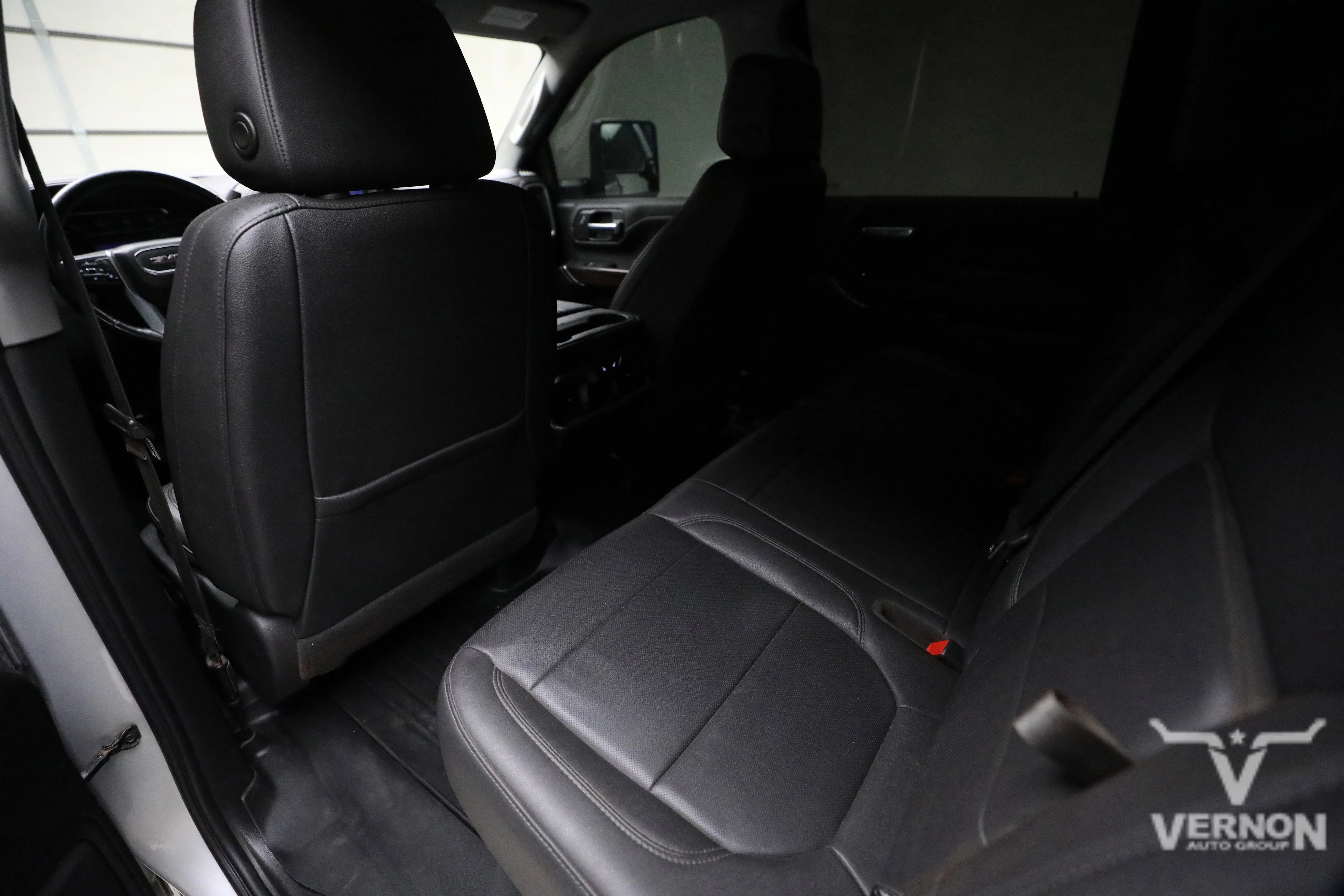 Pre-Owned 2022 GMC Sierra 2500HD SLT Crew Cab 4x4 Flatbed