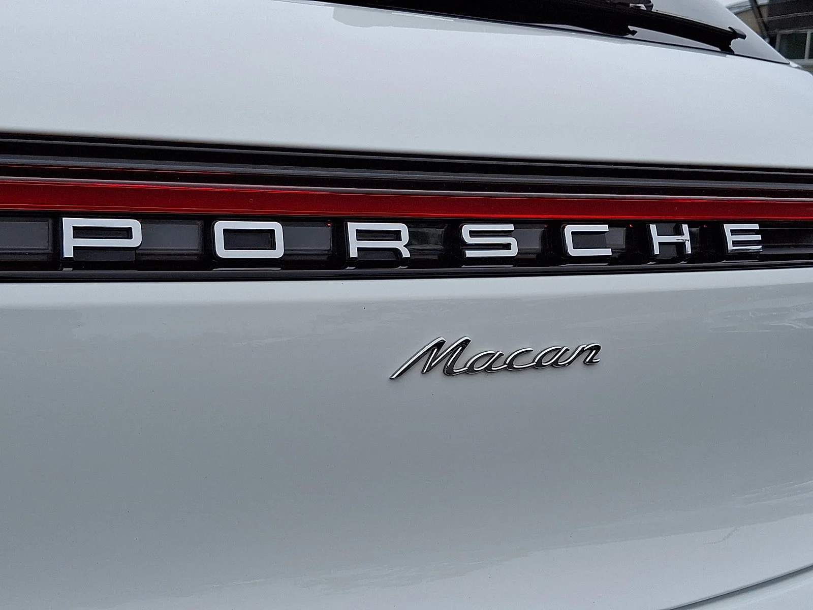 Used 2022 White   0Q Porsche  image 31