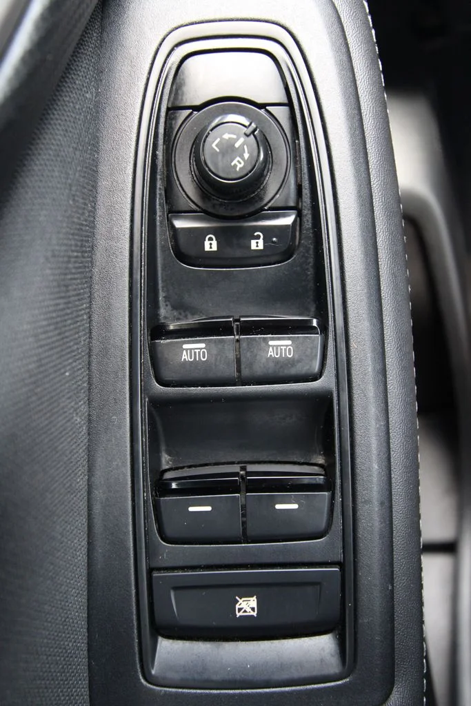 Used 2021  Subaru Premium image 22