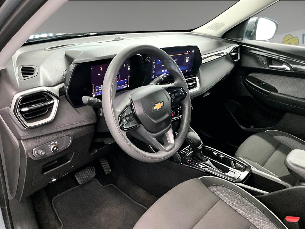 Used 2025 Gray Chevrolet LT image 8