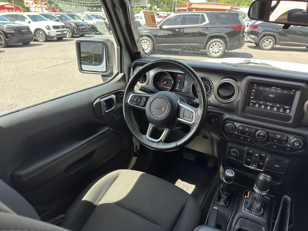 Used 2019 Bright White Clearcoat Jeep Sahara image 35