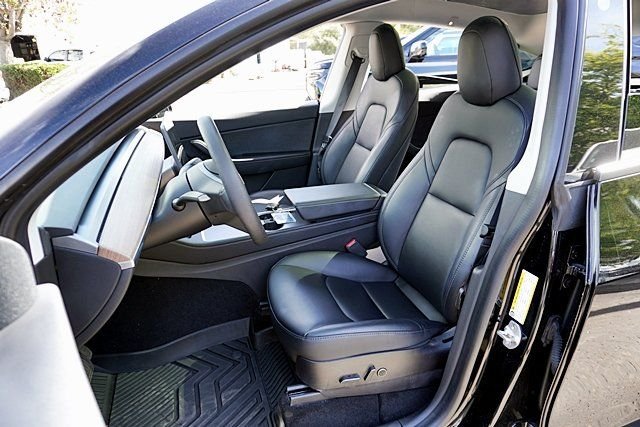 Used 2021 Black Tesla Long Range image 12