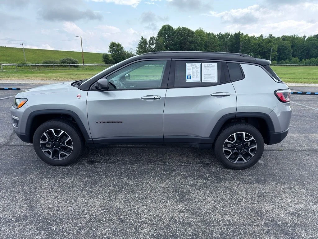 Used 2021 Silver Jeep Trailhawk image 12