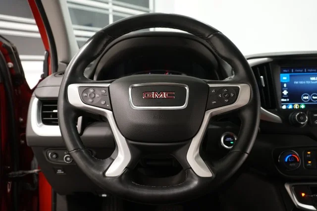 Used 2024  GMC SLT image 31