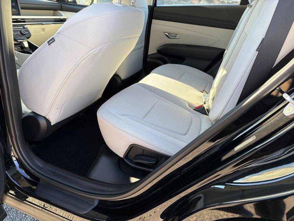 New 2026 Black Hyundai SE FWD image 20