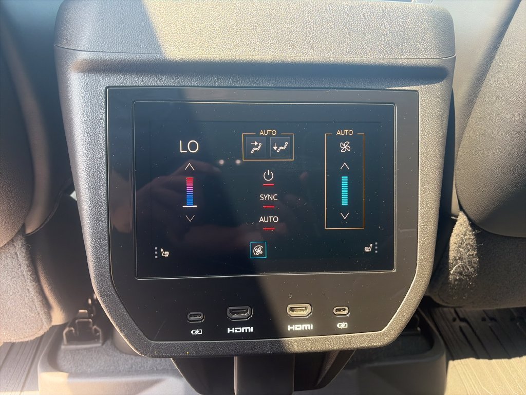 2026 GMC Yukon Denali Ultimate - Photo 55