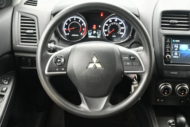 Used 2024 Silver Mitsubishi 2.0 ES image 21