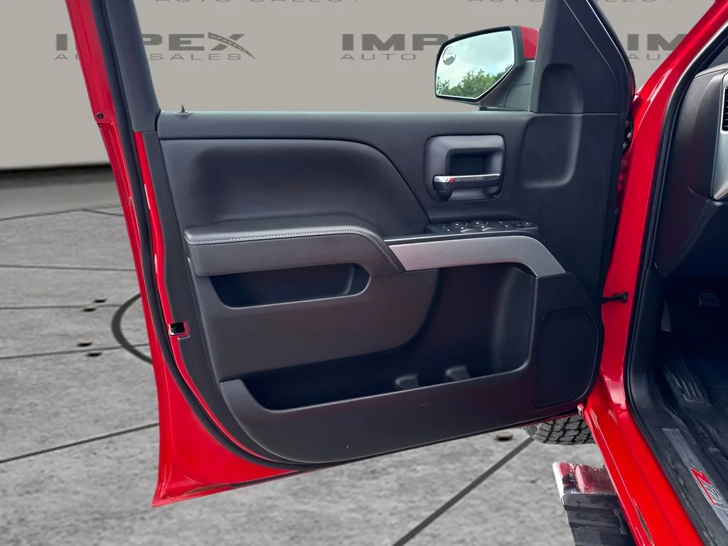 Used 2017  Chevrolet LT image 16